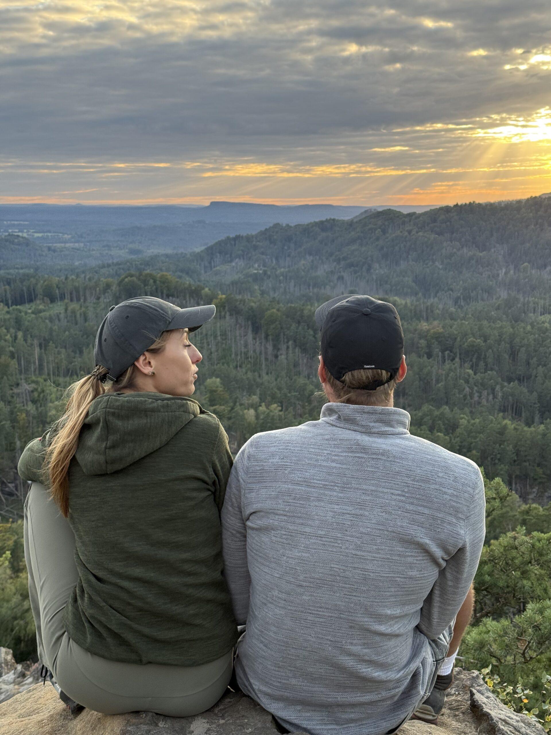 Styl zdezorganizowany w relacjach dorosłych – gdy bliskość i lęk współistnieją